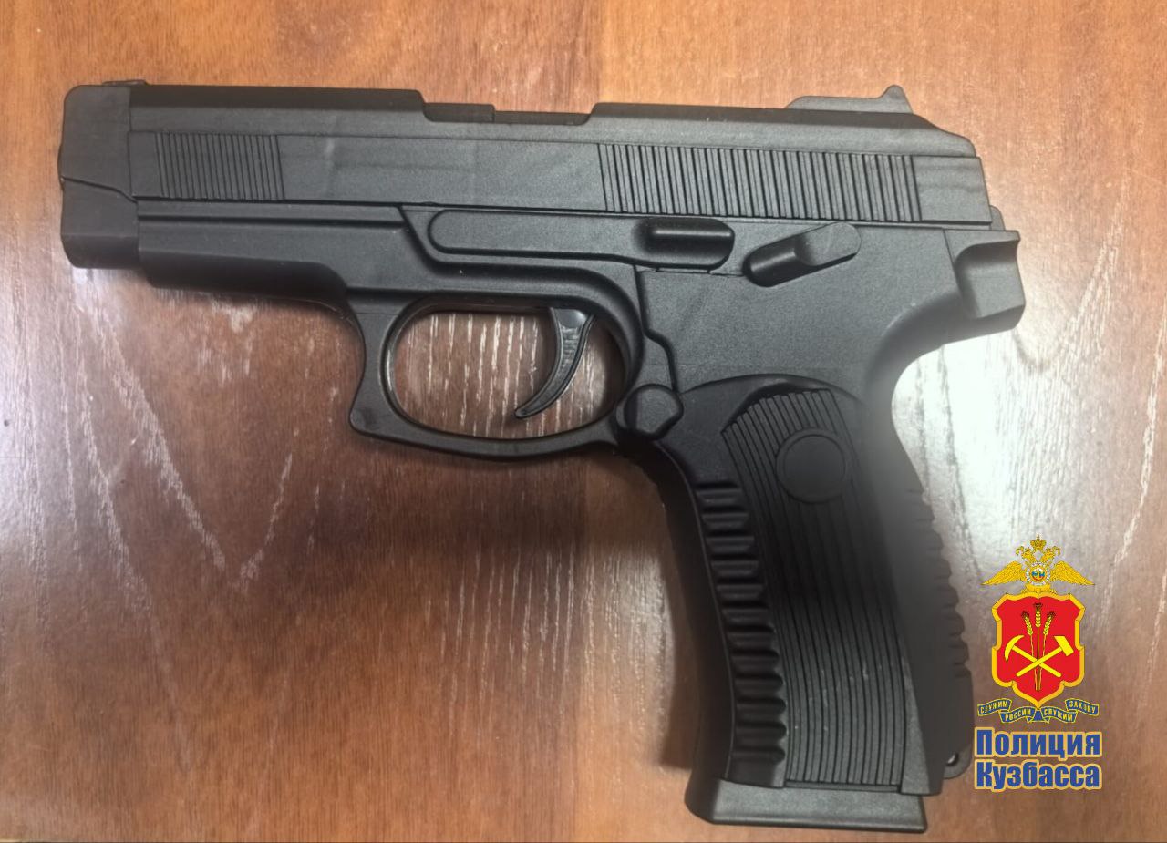 В Кемерове полицейские привлекли к ответственности гражданина за хулиганские действия в развлекательном заведении