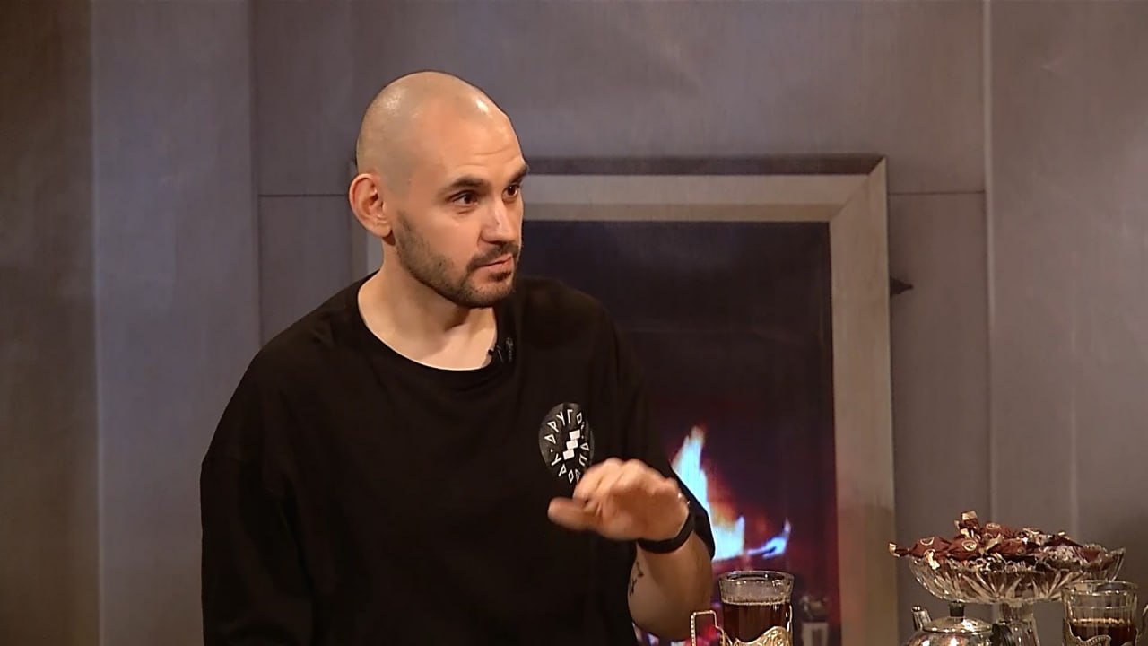 Эффектные прыжки, стремительные перемещения и безупречные приземления - это все паркур! Эффектные прыжки, стремительные перемещения и безупречные приземления - это все паркур!