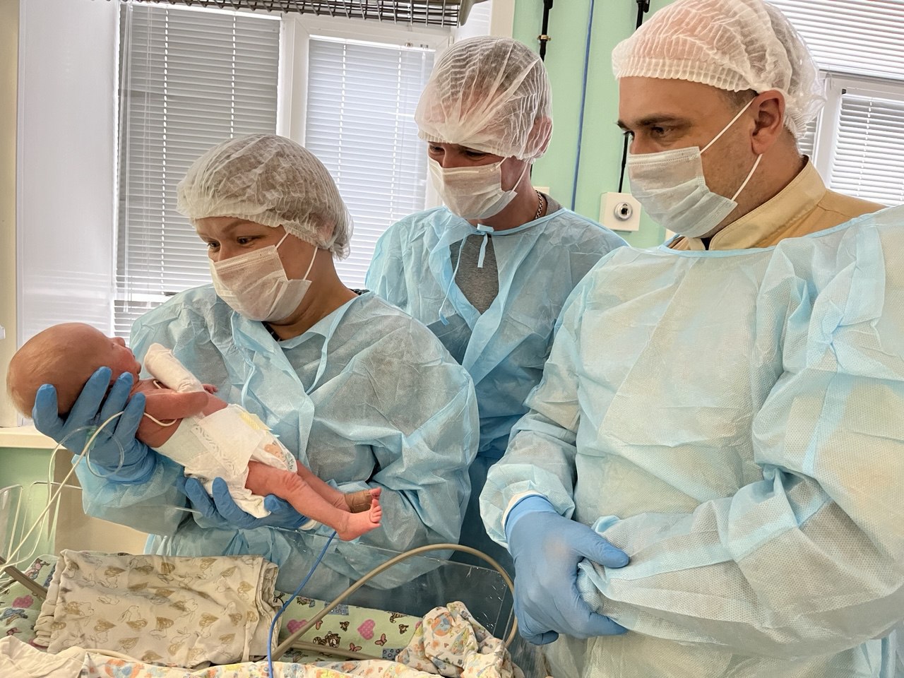 В Международный день недоношенных детей мы хотим поддержать семьи, столкнувшиеся с рождением малыша раньше срока, и выразить огромную благодарность врачам, которые борются за каждую такую жизнь В Международный день недоношенных детей мы хотим поддержать семьи, столкнувшиеся с рождением малыша раньше срока, и выразить огромную благодарность врачам, которые борются за каждую такую жизнь