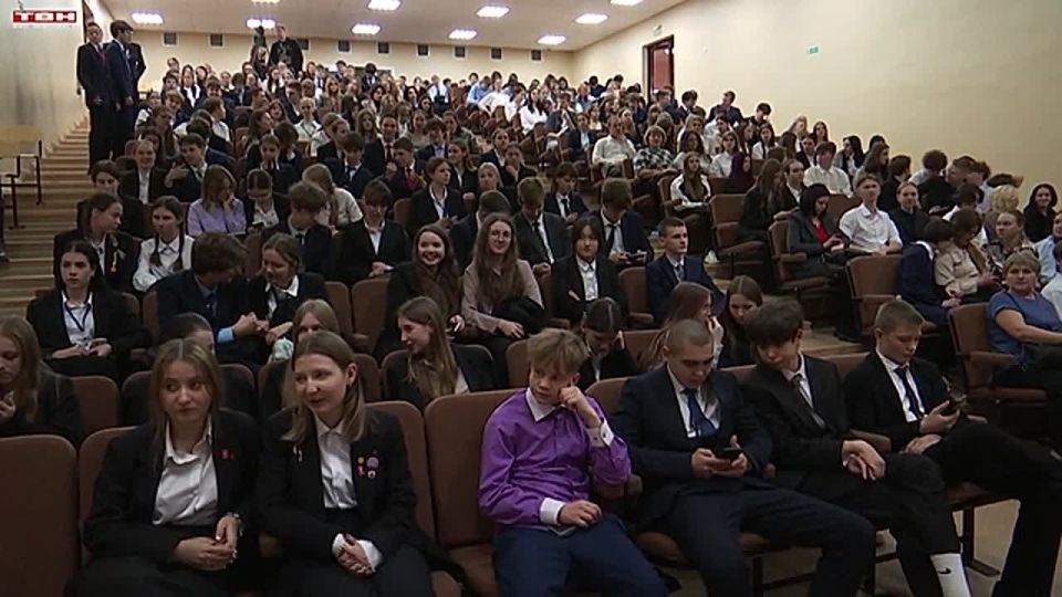 Спектакль "Обломов" - на школьной сцене