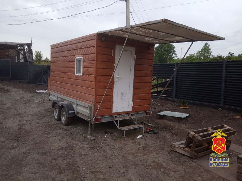 Обиделась и избила: в Новокузнецком округе заблудившаяся женщина повредила имущество, которое мешало ей выйти к людям Обиделась и избила: в Новокузнецком округе заблудившаяся женщина повредила имущество, которое мешало ей выйти к людям