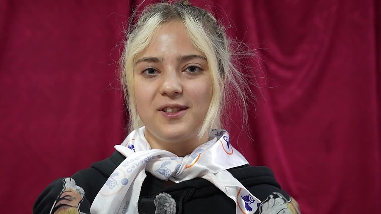 «Поддерживаем наших воинов и помогаем им»: участница волонтёрского движения Юлия Давыдова передала добрые пожелания бойцам СВО