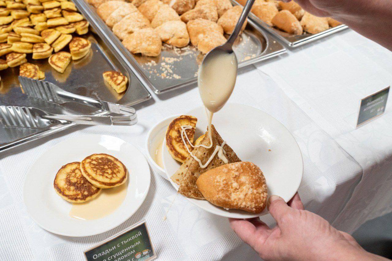 Родители в Кемерове продегустировали 20 блюд из школьного меню Родители в Кемерове продегустировали 20 блюд из школьного меню