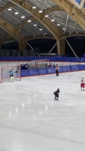 Обошли с тройным отрывом. Хоккейный "Кузбасс" обыграл "Саяны" со счётом 9:3