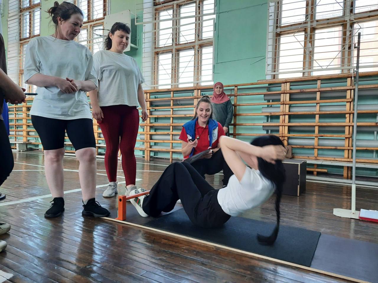 Кемеровские мамы сдали нормы ГТО вместе с детьми на семейном фестивале Кемеровские мамы сдали нормы ГТО вместе с детьми на семейном фестивале