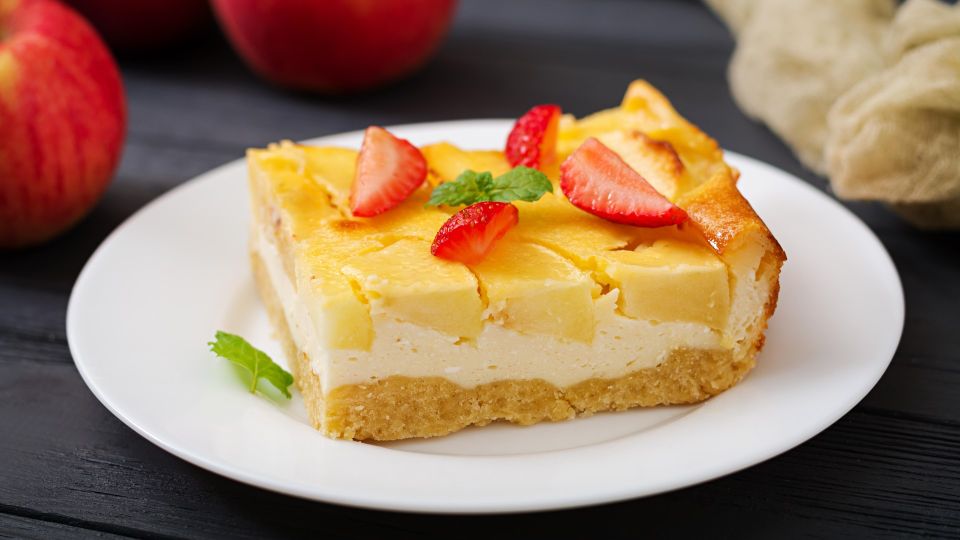 Этот пирог расхватают за 5 минут: бездрожжевой рецепт с нежным кремом