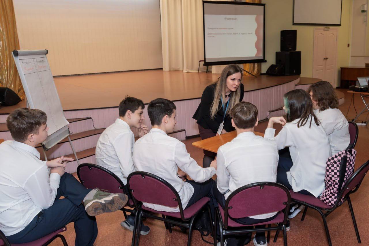 В Дворце творчества им. Н.К. Крупской прошёл муниципальный этап Всероссийского конкурса «Сердце отдаю детям» для работников сферы дополнительного образования В Дворце творчества им. Н.К. Крупской прошёл муниципальный этап Всероссийского конкурса «Сердце отдаю детям» для работников сферы дополнительного образования