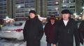 Глава города Кемерово Дмитрий Анисимов во время объезда потребовал от управляющих компаний выходить на уборку дворов раньше
