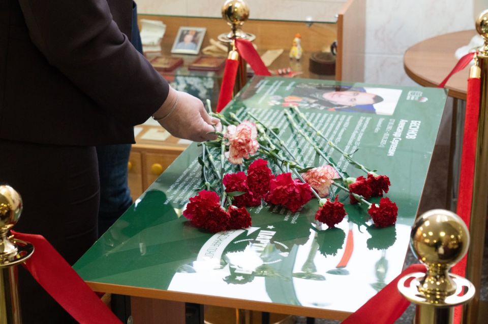 Ещё в двух кемеровских школах увековечили память выпускников, погибших на СВО