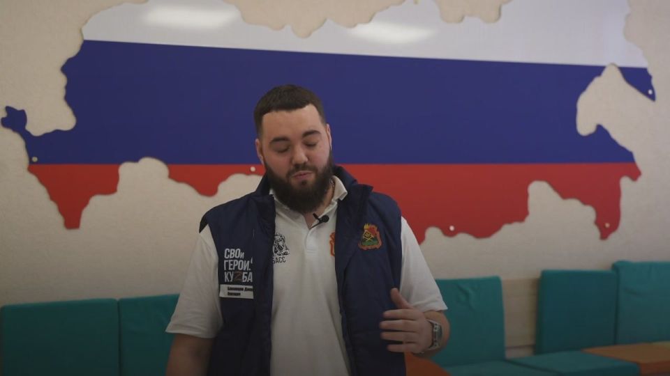 Денис Близнецов — участник СВО с первых дней спецоперации, заряжающий артиллерийского взвода, участник освобождения Красного Лимана, Северодонецка и Лисичанска, награждённый медалью «За боевое отличие»