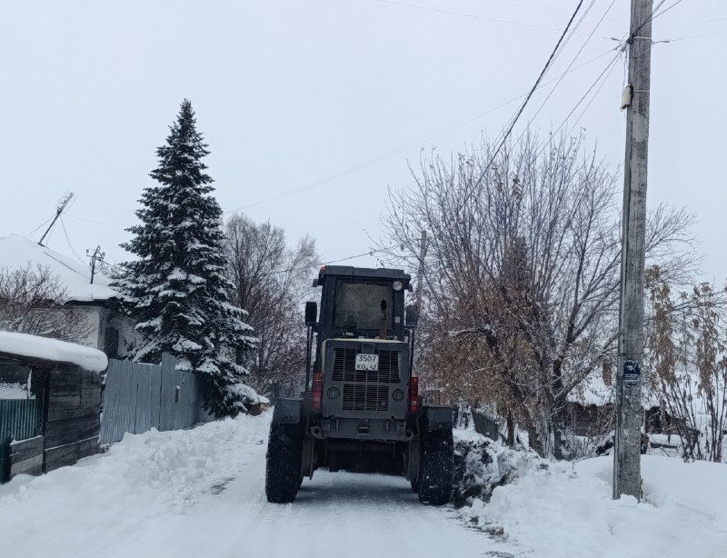 В Кемерове с начала снегопада расчищено 140 улиц частного сектора