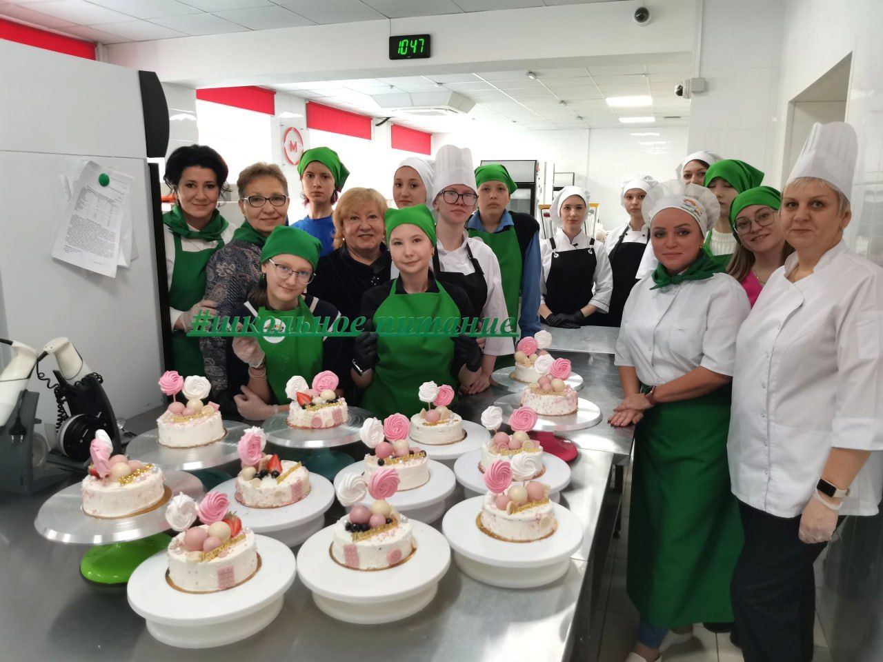 В Кемерове мамам участников СВО подарили торты ручной работы