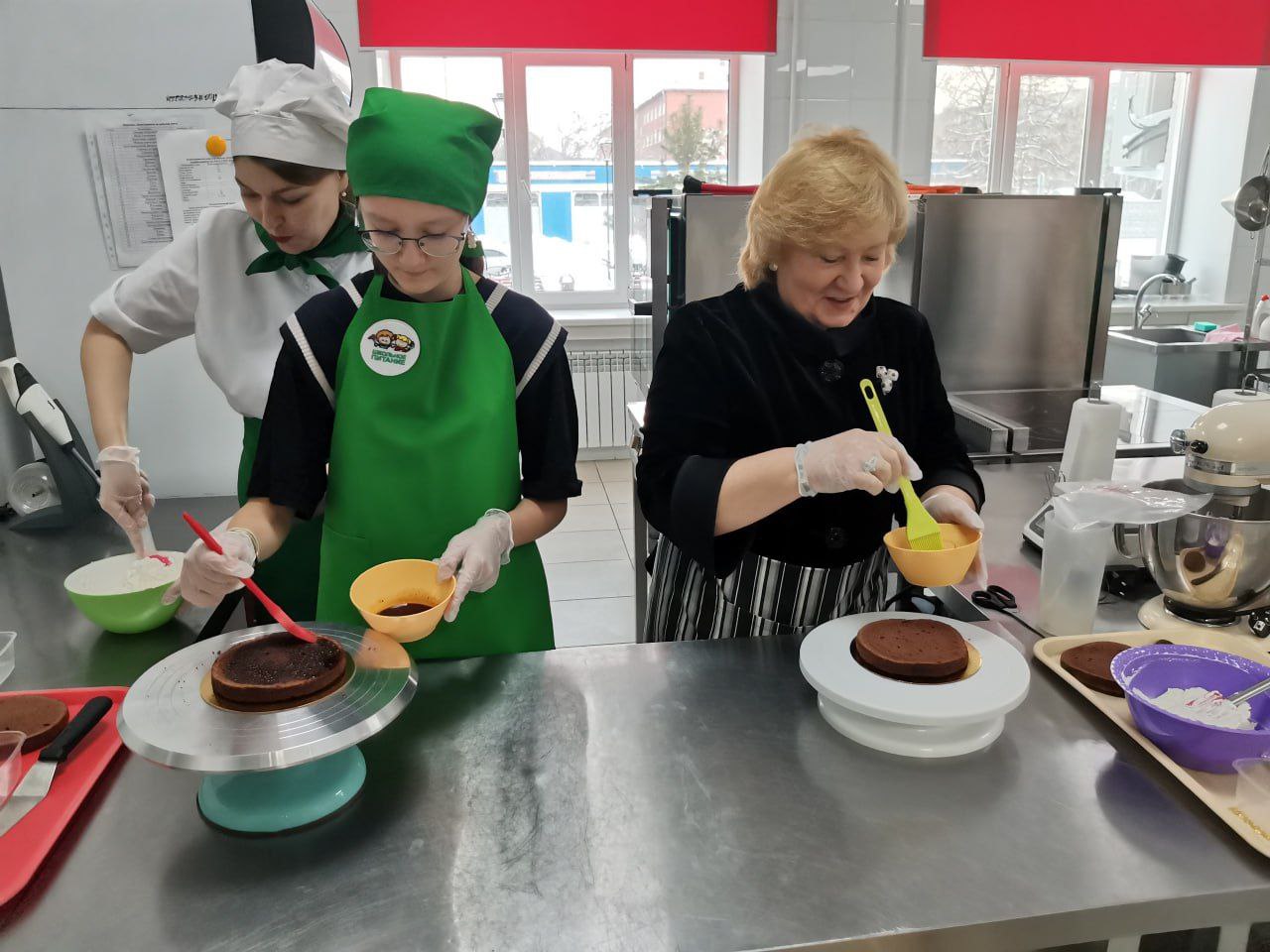 В Кемерове мамам участников СВО подарили торты ручной работы В Кемерове мамам участников СВО подарили торты ручной работы