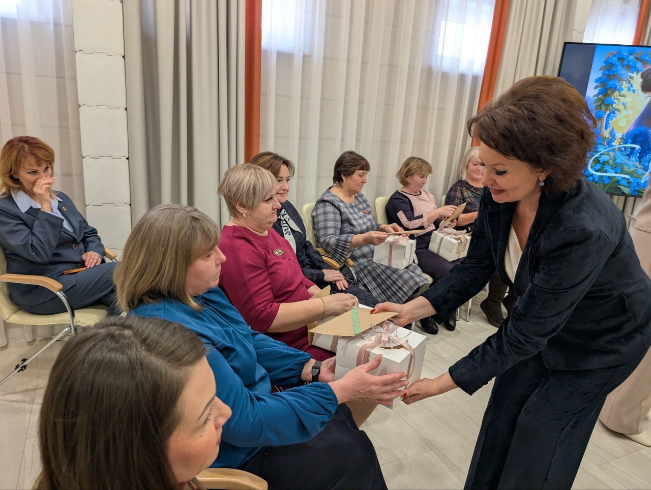 В Кемерове мамам участников СВО подарили торты ручной работы В Кемерове мамам участников СВО подарили торты ручной работы