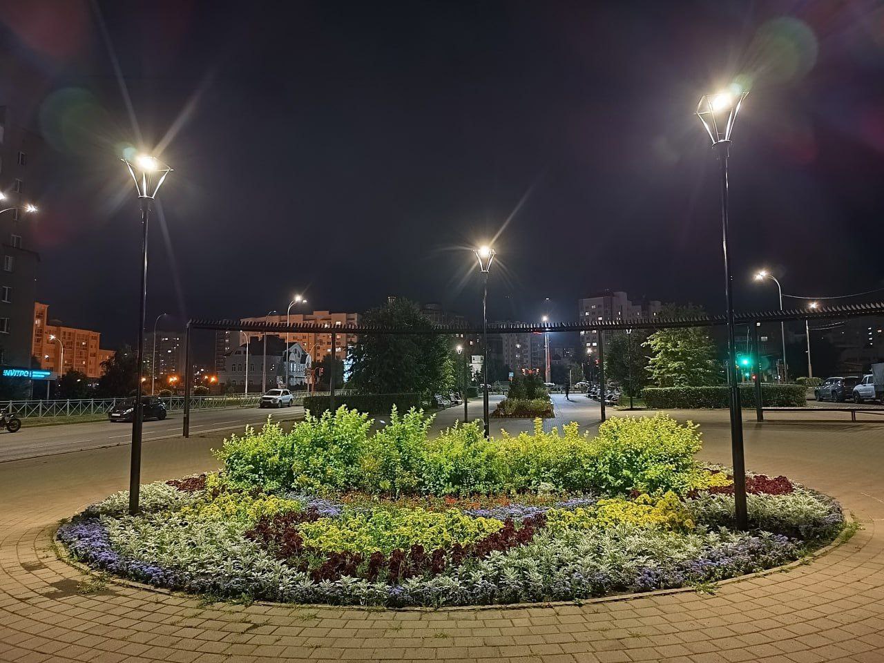 Магия лета среди снежного ноября в Кемерове: в последние дни осени вспоминаем теплые прогулки по прекрасным паркам и скверам Магия лета среди снежного ноября в Кемерове: в последние дни осени вспоминаем теплые прогулки по прекрасным паркам и скверам