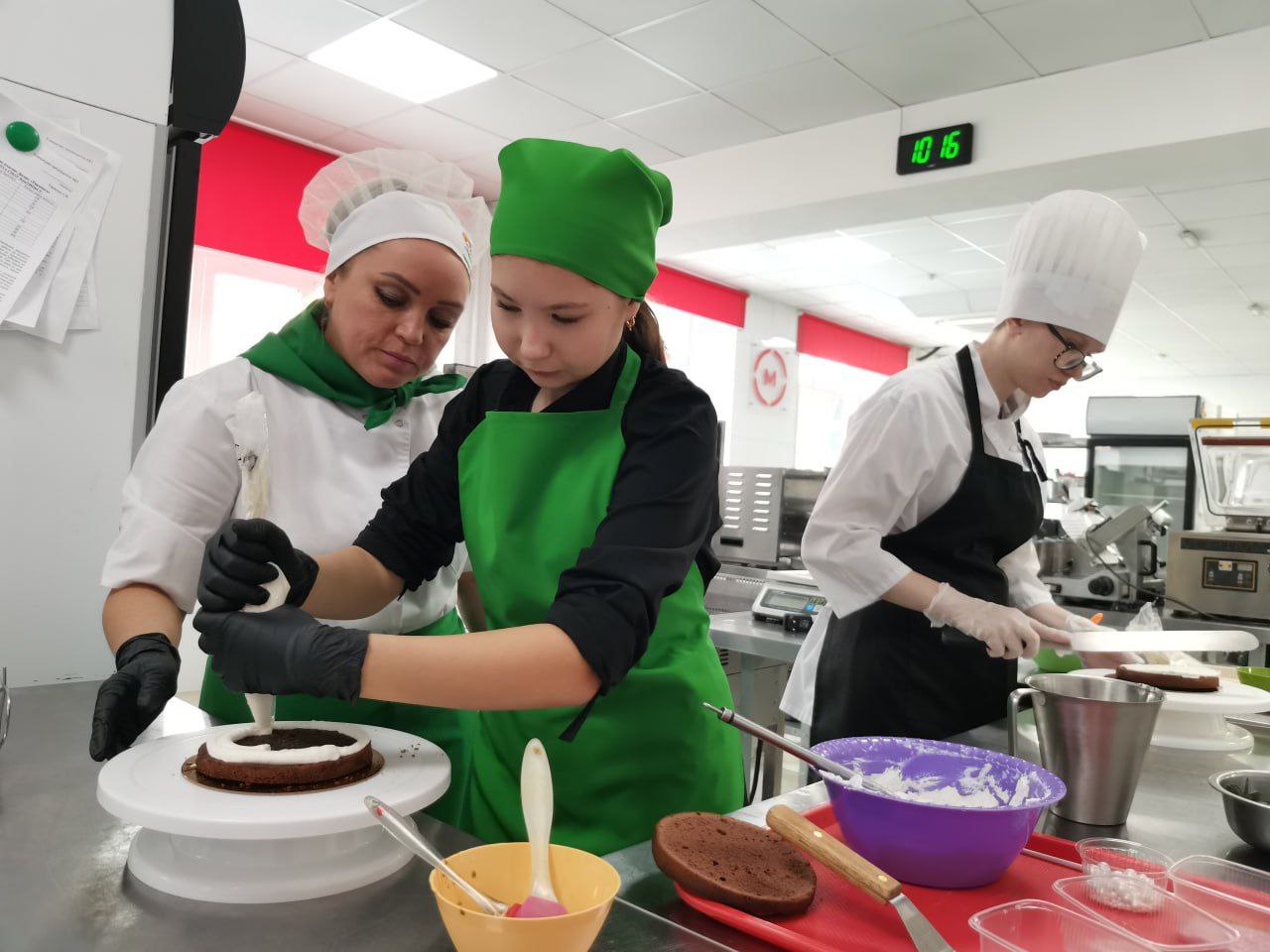 В Кемерове мамам участников СВО подарили торты ручной работы В Кемерове мамам участников СВО подарили торты ручной работы