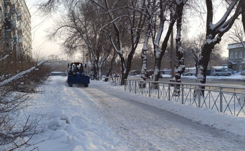 В уборке дорог города и прилегающих к ним территорий от снега задействовано 130 единиц спецтехники