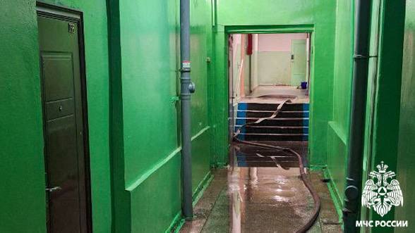 На пожаре в Новокузнецке спасли 27 человек На пожаре в Новокузнецке спасли 27 человек