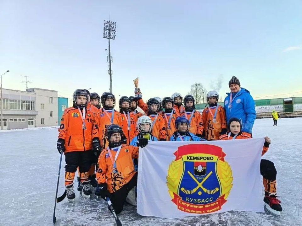 Кемеровчане завоевали «серебро» хоккейного турнира