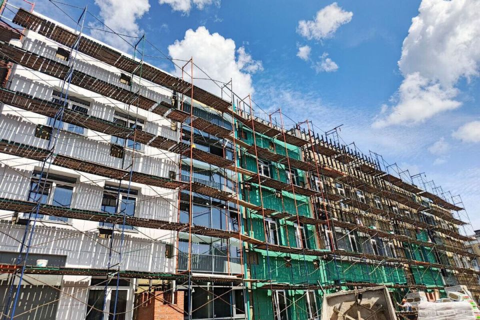 Илья Середюк: поликлиника на улице Орджоникизде в Новокузнецке готова на 83 процента