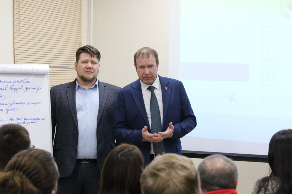 В Кемерове открылся региональный молодёжный центр «Кузбасс.Молодёжь» В Кемерове открылся региональный молодёжный центр «Кузбасс.Молодёжь»