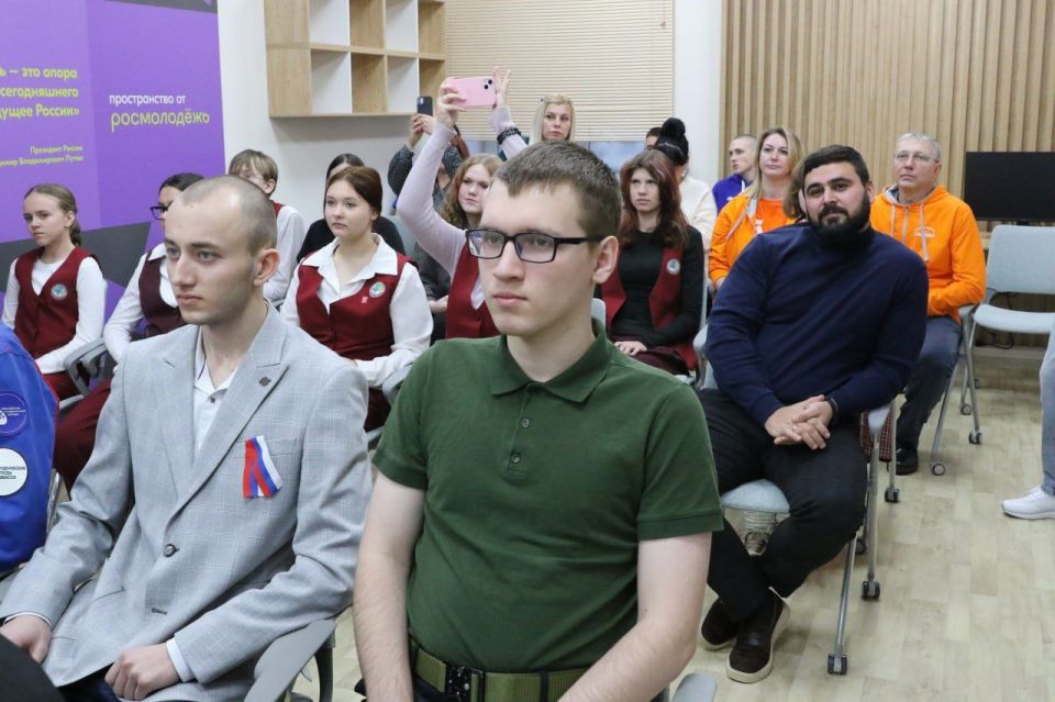 В Кемерове открылся региональный молодёжный центр «Кузбасс.Молодёжь» В Кемерове открылся региональный молодёжный центр «Кузбасс.Молодёжь»