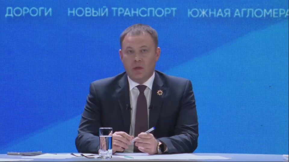 "Начнём с погоды!". Губернатор Кузбасса Илья Середюк ответил на вопрос о том, как справляются и справляются ли с последствиями снегопадов в регионе коммунальный службы