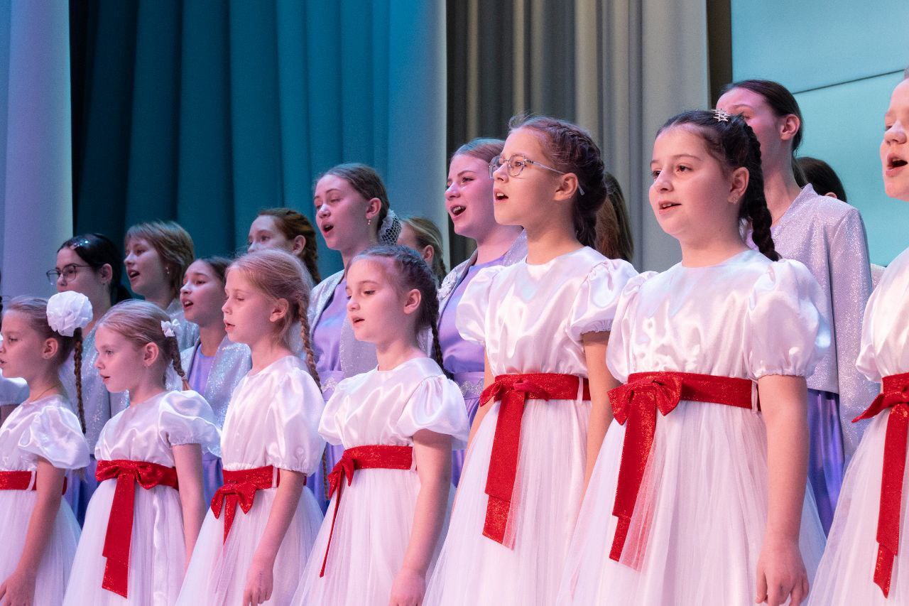 В Кемерове поздравили с Днём матери жительниц Центрального района В Кемерове поздравили с Днём матери жительниц Центрального района