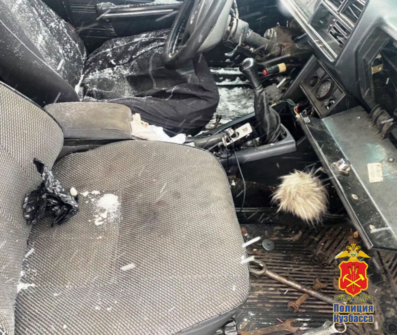 В Прокопьевске полицейские задержали местного жителя, угнавшего автомобиль, чтобы почувствовать себя персонажем популярной компьютерной игры В Прокопьевске полицейские задержали местного жителя, угнавшего автомобиль, чтобы почувствовать себя персонажем популярной компьютерной игры