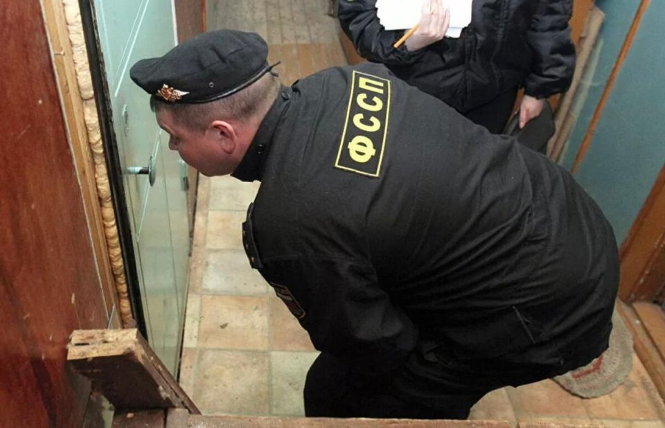 Как судебные приставы ищут должников: прописка или реальное местожительство?