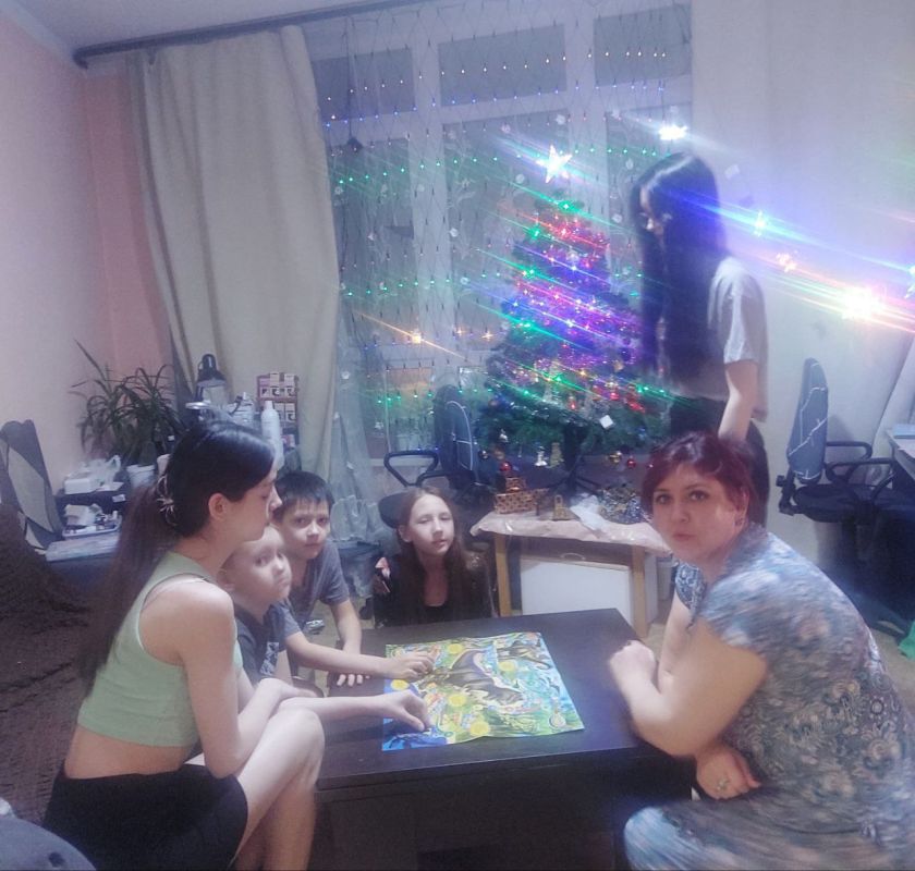 Сегодня один из самых добрых и светлых праздников — День матери Сегодня один из самых добрых и светлых праздников — День матери