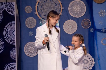 Глава города Кемерово Дмитрий Анисимов поздравил кемеровчанок с Днём матери