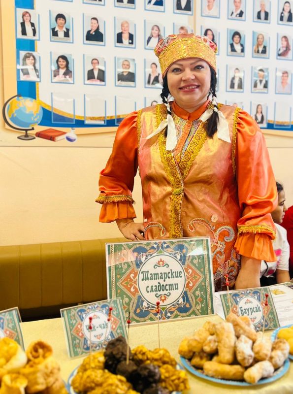 Ко Дню матери в школе №99 провели гастрономический фестиваль Ко Дню матери в школе №99 провели гастрономический фестиваль