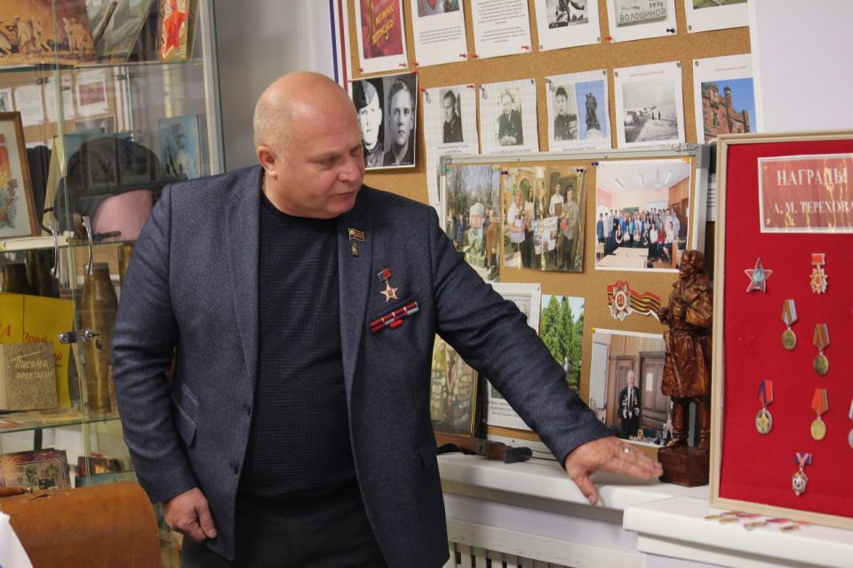 Во всех кемеровских школах состоялся урок города на тему «Герои нашего времени — участники специальной военной операции» Во всех кемеровских школах состоялся урок города на тему «Герои нашего времени — участники специальной военной операции»