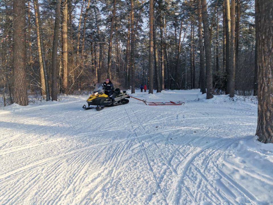 Специалисты Спортивной школы олимпийского резерва №3 прокладывают лыжные трассы в Рудничном бору Специалисты Спортивной школы олимпийского резерва №3 прокладывают лыжные трассы в Рудничном бору