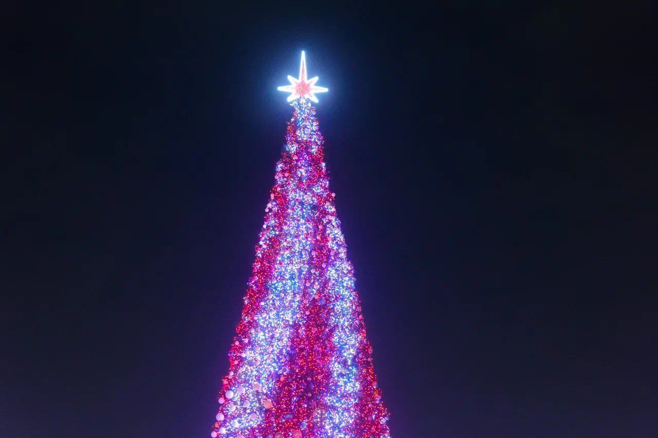 Зимняя сказка на площади Советов в Кемерове началась: время окунуться в мир волшебства и новогоднего чуда Зимняя сказка на площади Советов в Кемерове началась: время окунуться в мир волшебства и новогоднего чуда