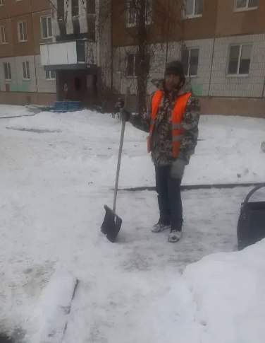 Сегодня в уборке дворов от снега задействовано 1195 дворников Сегодня в уборке дворов от снега задействовано 1195 дворников