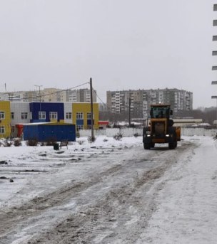 Сегодня в уборке дворов от снега задействовано 1195 дворников Сегодня в уборке дворов от снега задействовано 1195 дворников