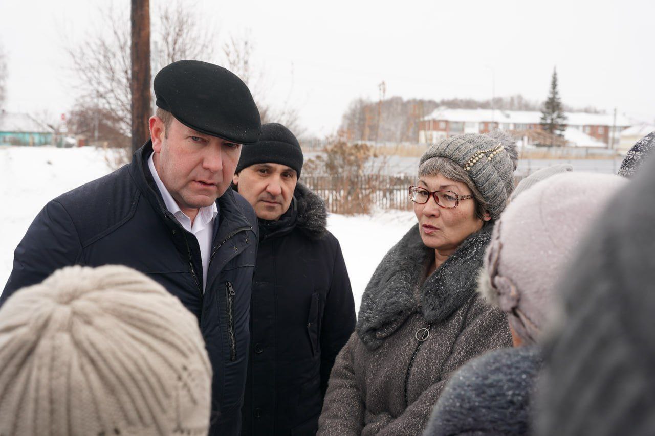 Глава города Кемерово Дмитрий Анисимов провел контрольный выезд на территорию частного сектора в районе нефтебазы Глава города Кемерово Дмитрий Анисимов провел контрольный выезд на территорию частного сектора в районе нефтебазы