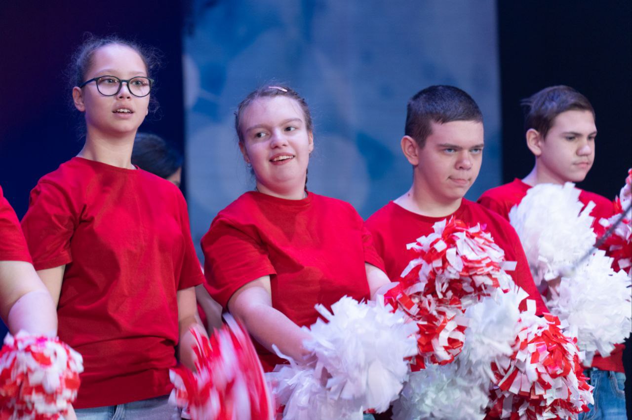 Фестиваль для детей и подростков с ОВЗ прошел в ДК шахтеров Фестиваль для детей и подростков с ОВЗ прошел в ДК шахтеров