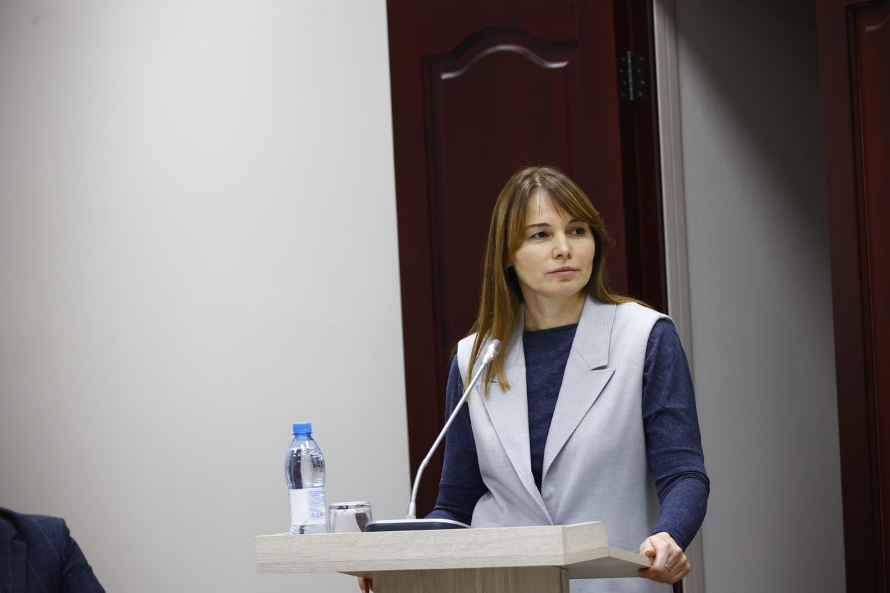 Первый заместитель министра сельского хозяйства Кузбасса Ирина Караева выступила в Парламенте Кузбасса с результатами работы министерства в 2025 году Первый заместитель министра сельского хозяйства Кузбасса Ирина Караева выступила в Парламенте Кузбасса с результатами работы министерства в 2025 году