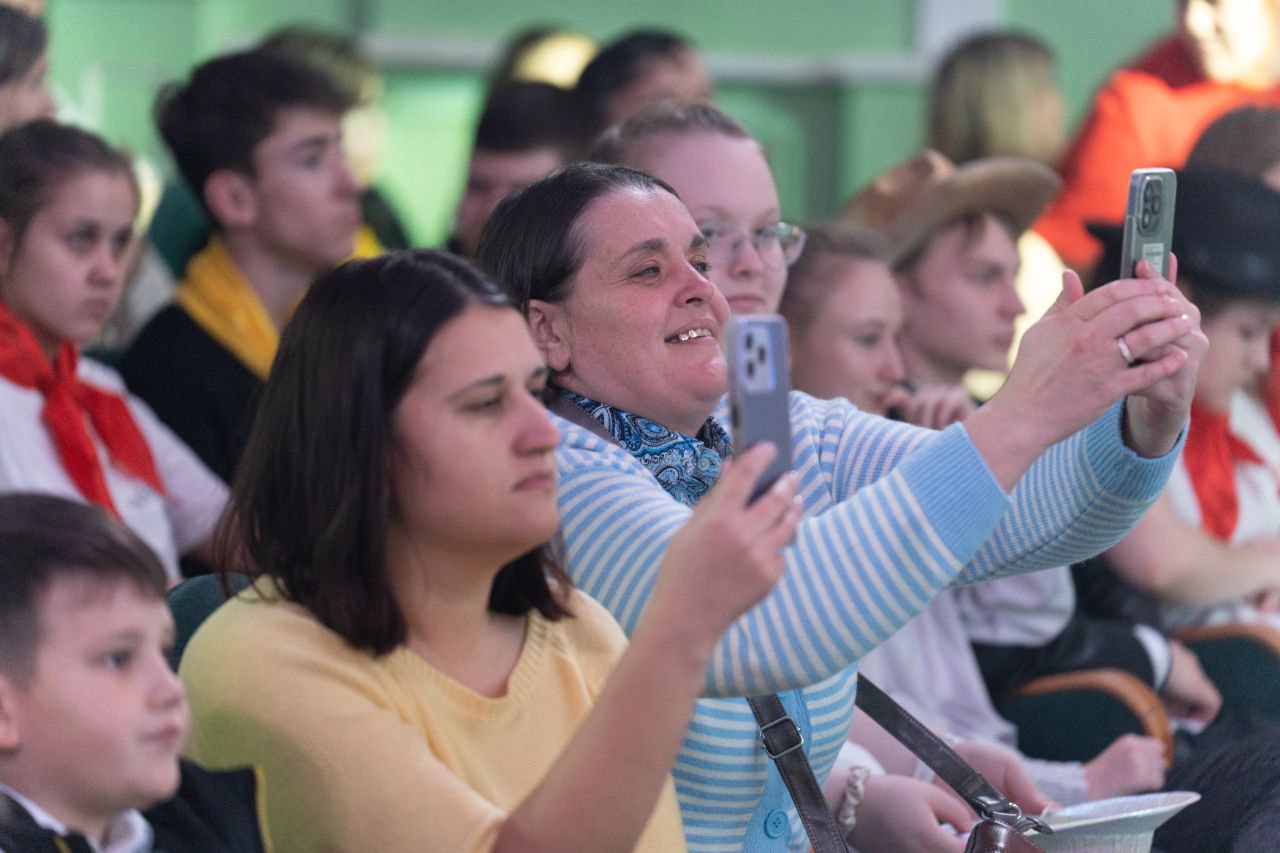 Фестиваль для детей и подростков с ОВЗ прошел в ДК шахтеров Фестиваль для детей и подростков с ОВЗ прошел в ДК шахтеров