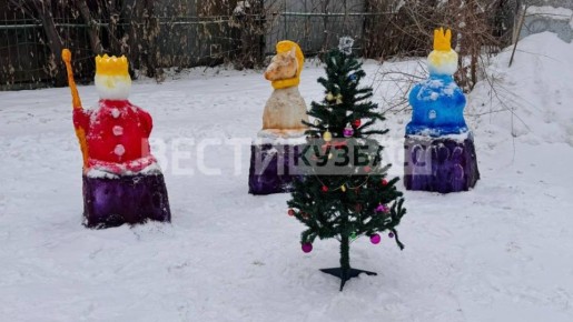 Украсили свой двор к Новому году? Присылайте нам!