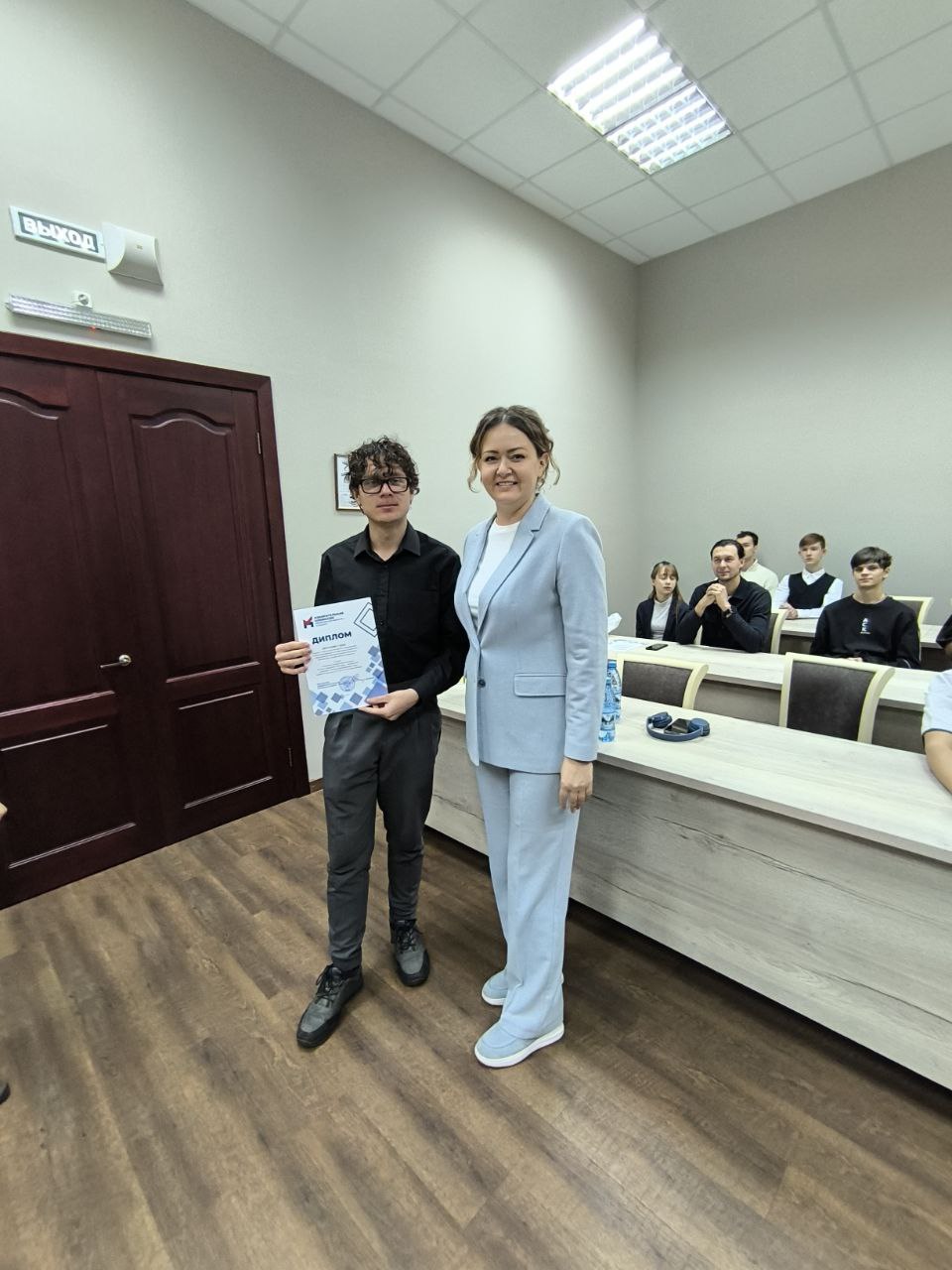 В Избирательной комиссии Кузбасса наградили победителей конкурса «Мой выбор — мое будущее!» В Избирательной комиссии Кузбасса наградили победителей конкурса «Мой выбор — мое будущее!»