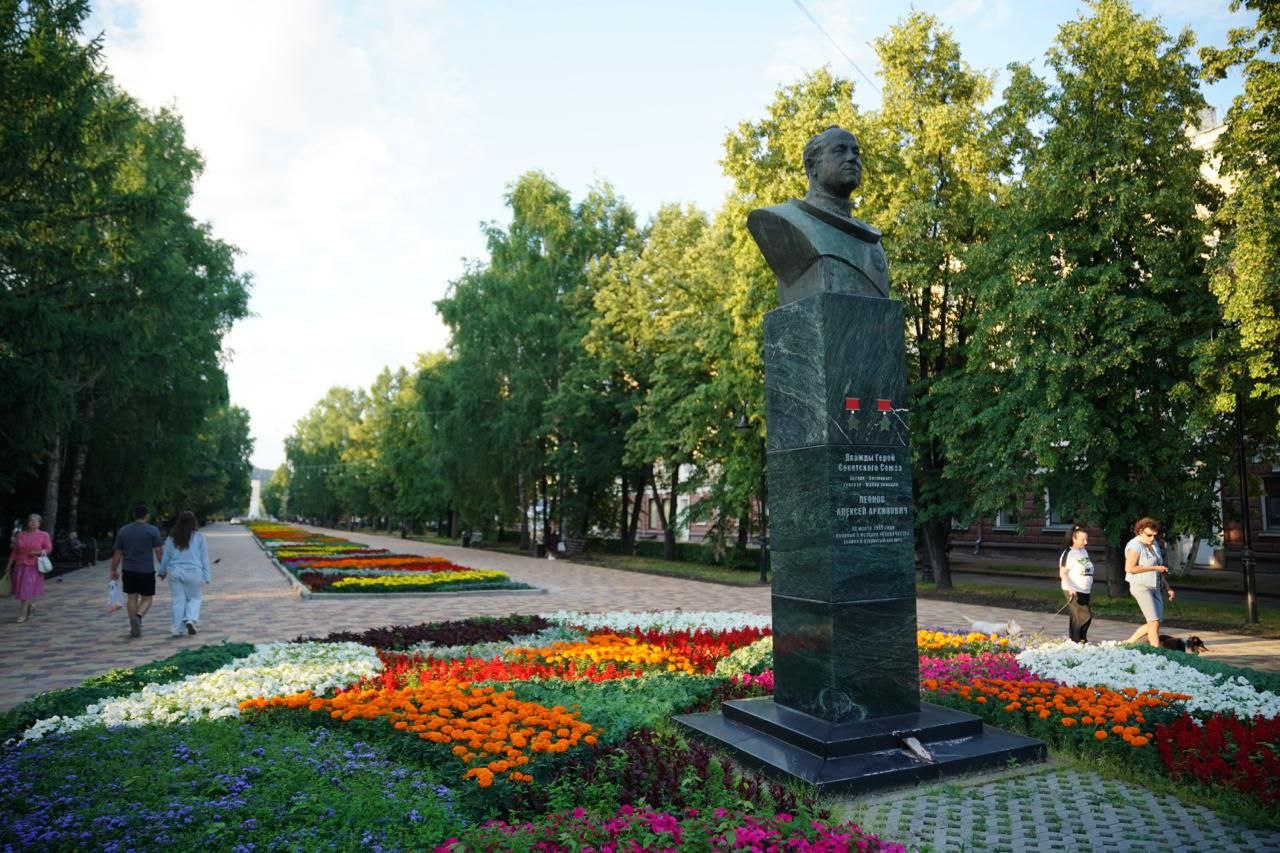 От Томи до памятника первооткрывателю кузнецкого угля Михайле Волкову: улица Весенняя в Кемерове соединила историю, культуру и мечты молодёжи От Томи до памятника первооткрывателю кузнецкого угля Михайле Волкову: улица Весенняя в Кемерове соединила историю, культуру и мечты молодёжи