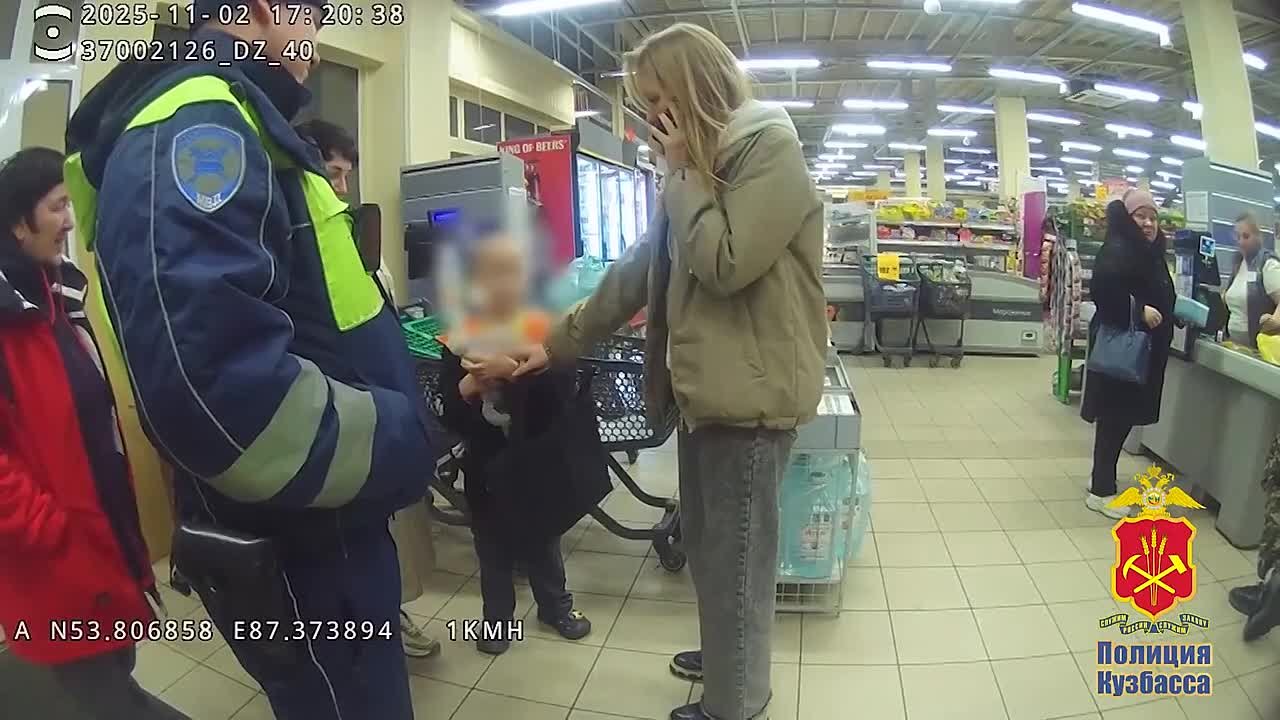 Кузбасские инспекторы ДПС вернули жительнице Новокузнецка пятилетнего сына, ушедшего из дома
