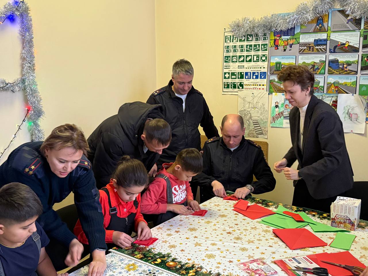 Поезд Деда Мороза встретили в Кемерове Поезд Деда Мороза встретили в Кемерове