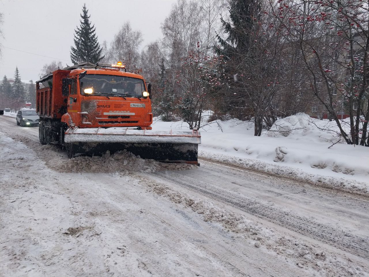Службы благоустройства в Кемерове работают круглосуточно