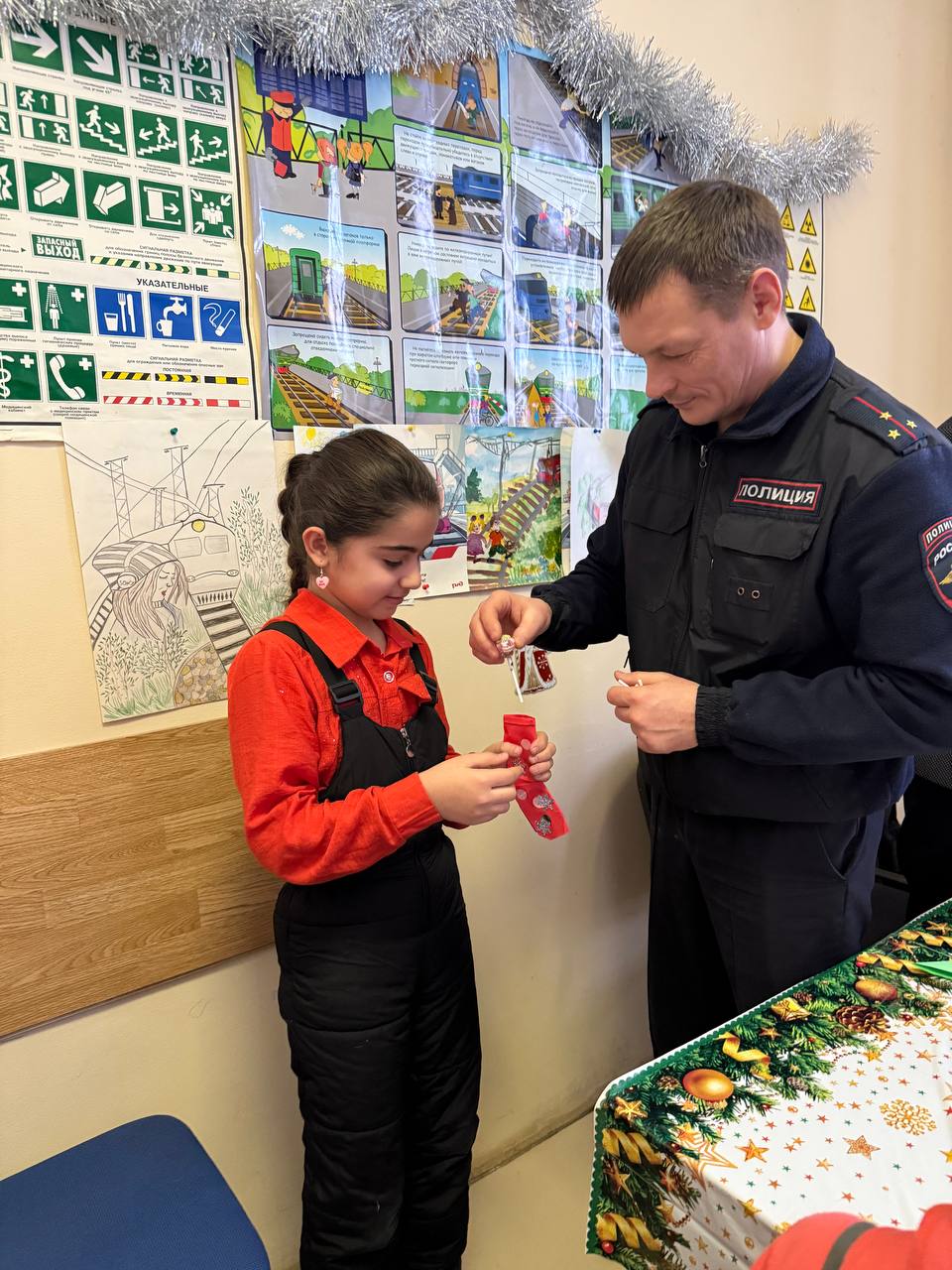 Поезд Деда Мороза встретили в Кемерове Поезд Деда Мороза встретили в Кемерове