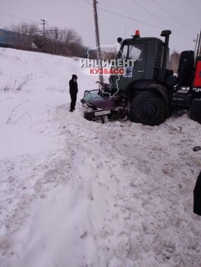 3-летний ребёнок в больнице, 2 человека погибли в ДТП в Юрге